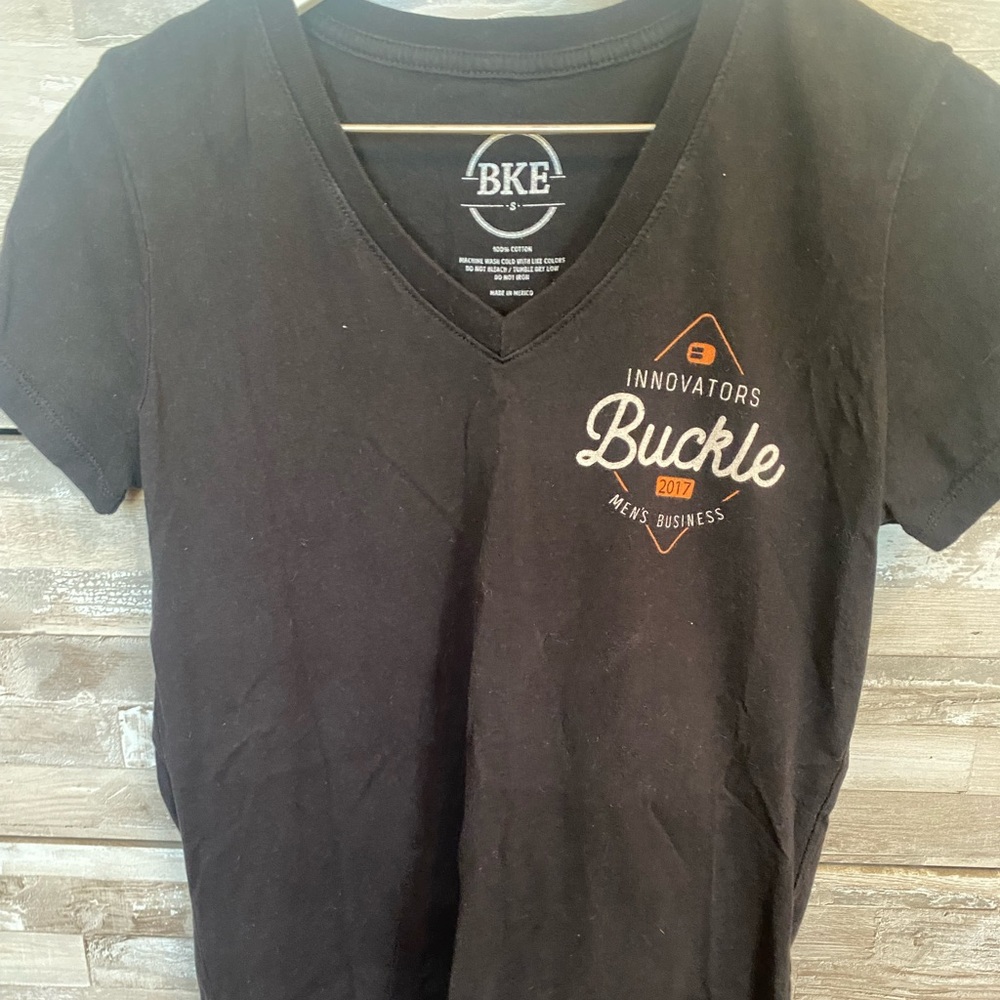 Buckle Tee